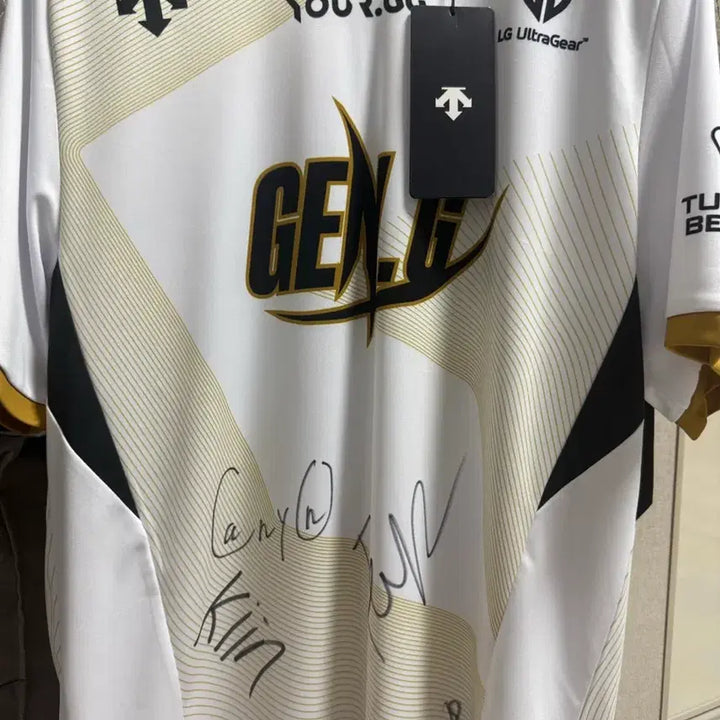 [BUNJANG] Gen.G 2024 Worlds Signed L Jersey / 젠지 2024 월즈 올싸인 유니폼 판매합니다