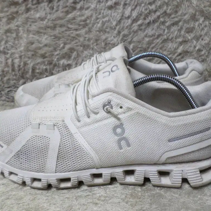 [BUNJANG] Bettyboom Used On Cloud Sneakers / 베티붐구제 270 온클라우드 운동화 중고 신발