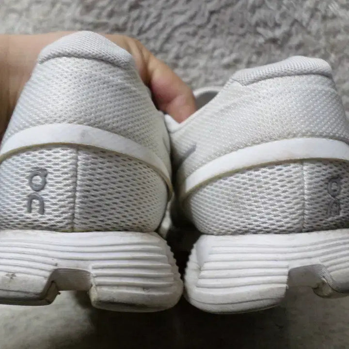[BUNJANG] Bettyboom Used On Cloud Sneakers / 베티붐구제 270 온클라우드 운동화 중고 신발