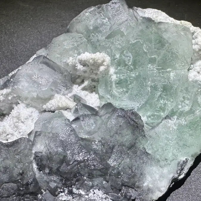 [BUNJANG] Green Fluorite &amp; Smoky Quartz Crystal Specimen / 그린 플루오라이트 회흑색 밴딩 형석