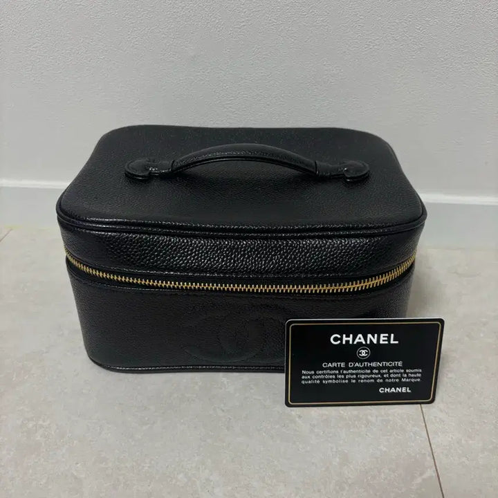 [SOLD OUT] 샤넬 블랙 캐비어 코스메틱 베니티 백