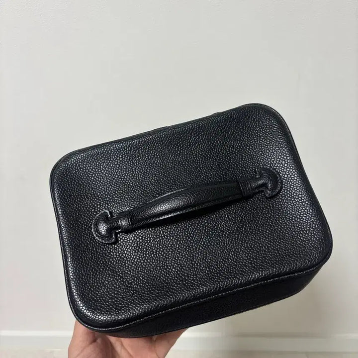 [SOLD OUT] 샤넬 블랙 캐비어 코스메틱 베니티 백