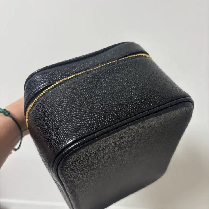 [SOLD OUT] 샤넬 블랙 캐비어 코스메틱 베니티 백
