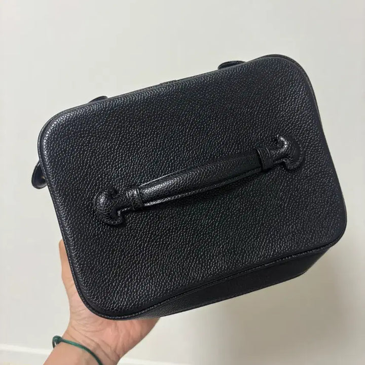 [SOLD OUT] 샤넬 블랙 캐비어 코스메틱 베니티 백