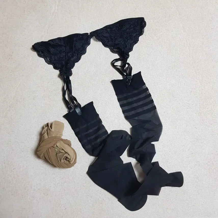[BUNJANG] Lace Garter Belt &amp; Stockings Set / 가터벨트 &amp; 스타킹