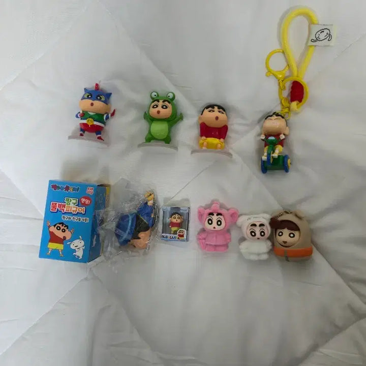 [BUNJANG] Crayon Shin-chan Gacha Keyring Yuri Figure Toy / 짱구 기챠 키링 유리 피규어 장난감 짱구는 못말려