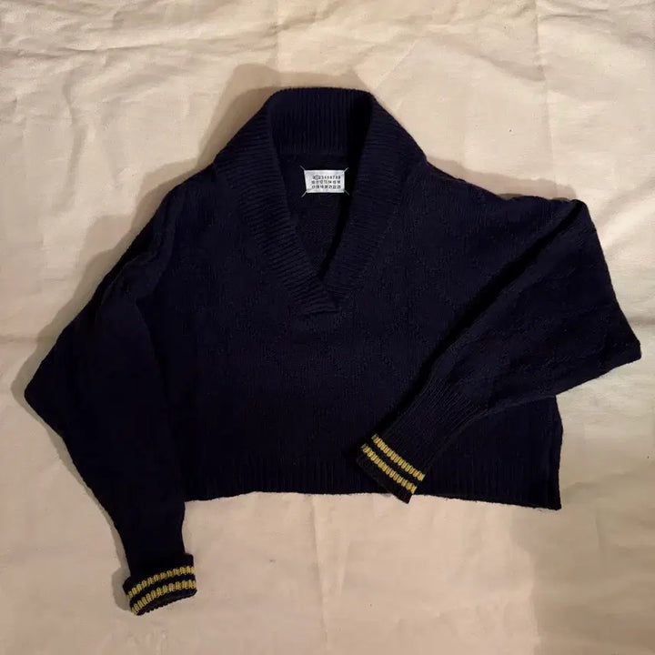 [BUNJANG] Maison Margiela Navy V-neck Knit Sweater / 메종 마르지엘라 네이비 브이넥 니트 스웨터