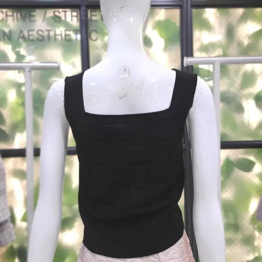 [BUNJANG] Deuel Sleeveless Knit Top / 듀엘 슬리브니스니트탑 팝니다.