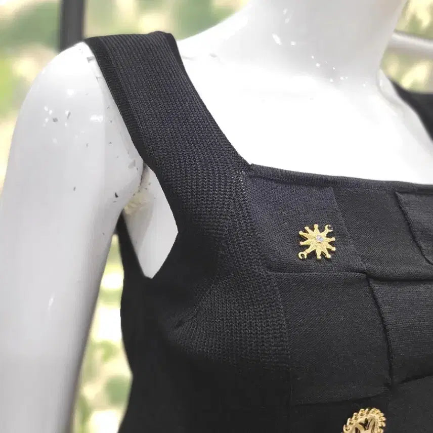 [BUNJANG] Deuel Sleeveless Knit Top / 듀엘 슬리브니스니트탑 팝니다.