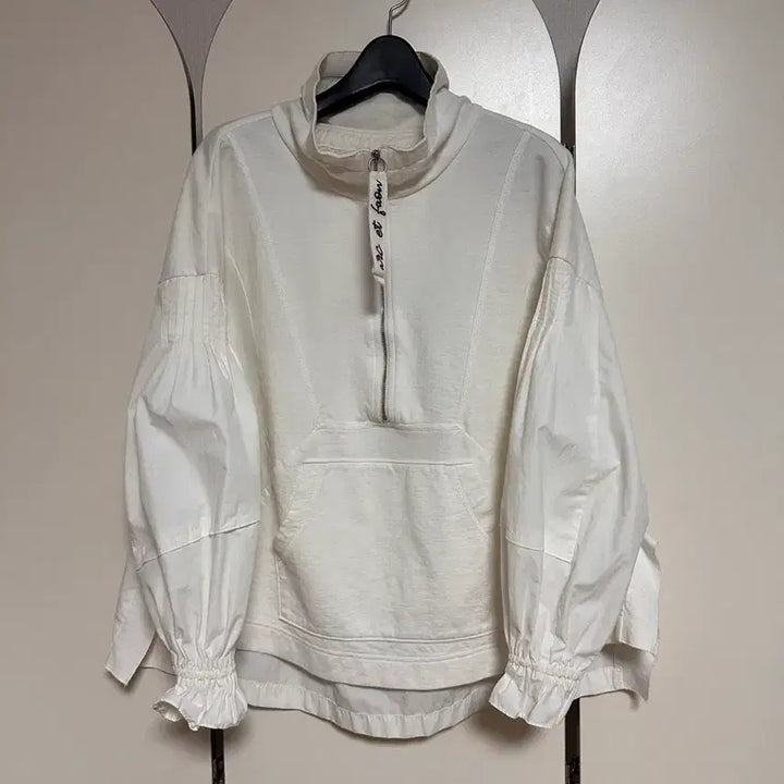 [BUNJANG] Osecon White Half-Zip Sweatshirt Free Size / 오즈세컨 화이트 반집업 맨투맨 프리사이즈