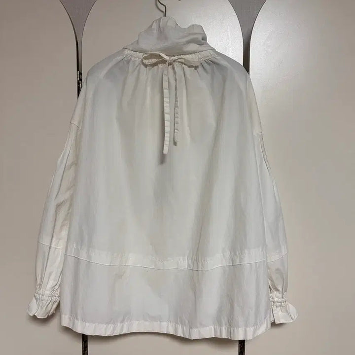 [BUNJANG] Osecon White Half-Zip Sweatshirt Free Size / 오즈세컨 화이트 반집업 맨투맨 프리사이즈