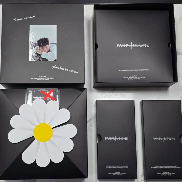 [BUNJANG] G-Dragon 1st Fam Kit (Excluding Scarf, Gloves, Badge) / 지드래곤 팸키트(목도리,장갑,뱃지 제외) 1ST FAM KIT