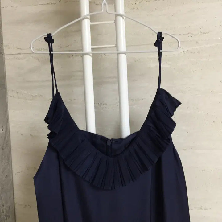 [BUNJANG] Lucky Chouette Satin Pleated Dress / 럭키슈에뜨 새틴 플리츠 원피스 55