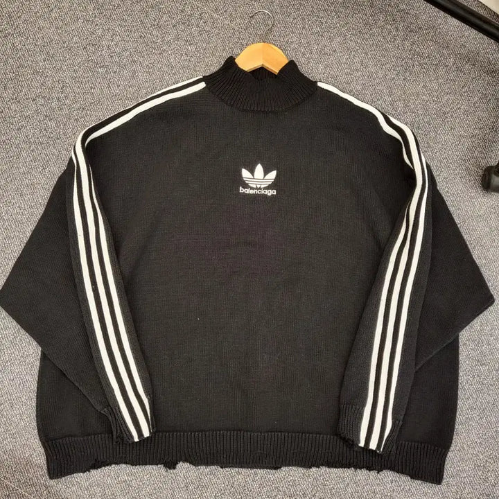 [BUNJANG] Adidas x Balenciaga Knit Sweater Black / 아디다스 x 발렌시아가 콜라보 니트 블랙(정품)