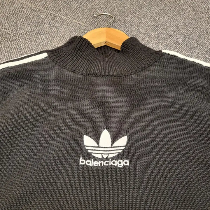 [BUNJANG] Adidas x Balenciaga Knit Sweater Black / 아디다스 x 발렌시아가 콜라보 니트 블랙(정품)