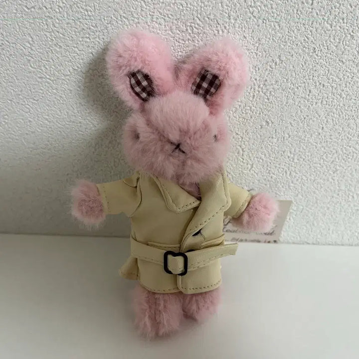 [BUNJANG] Pink Rabbit Keyring / 코트 옷입은 핑크 토끼 키링