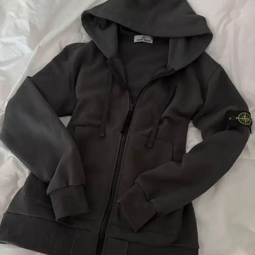 [SOLD OUT] 스톤아일랜드 스톤 후드집업