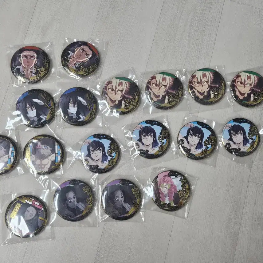 [BUNJANG] Demon Slayer Gold Foil Badge / 귀멸의칼날 뱃지, 금박 뱃지