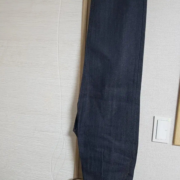 [BUNJANG] BeSlow Comfy One Tuck Selvage Denim Pants / 비슬로우 comfy one tuck selvage 셀비지 데님 팬츠
