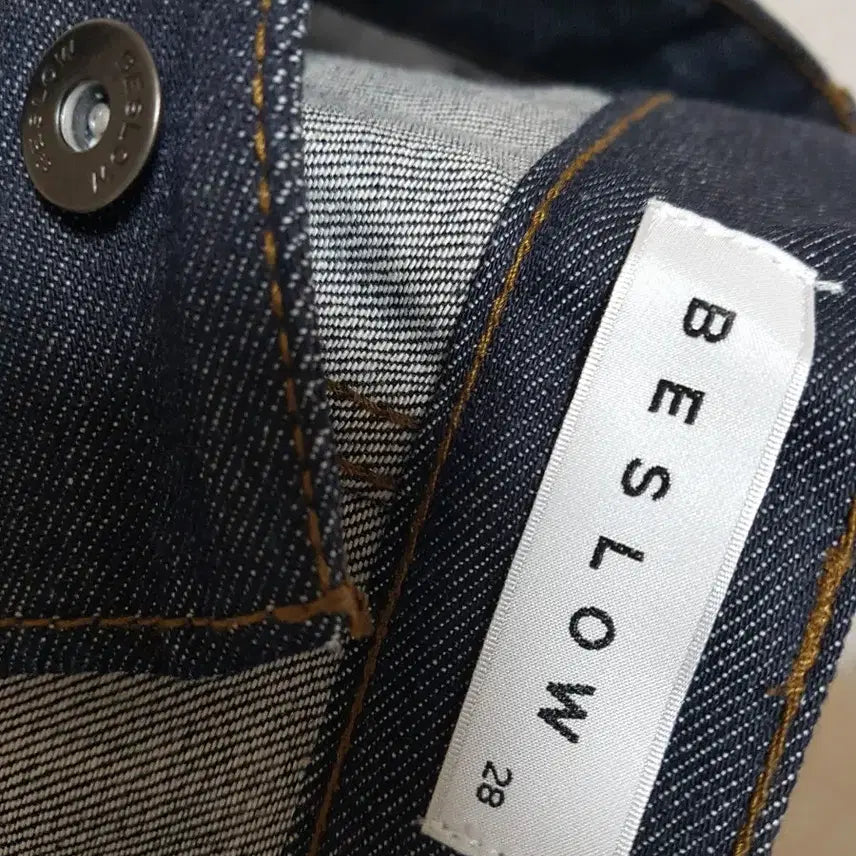 [BUNJANG] BeSlow Comfy One Tuck Selvage Denim Pants / 비슬로우 comfy one tuck selvage 셀비지 데님 팬츠