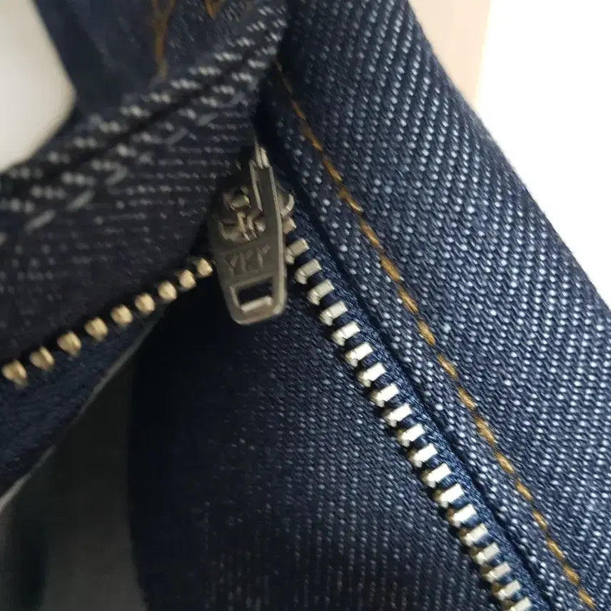 [BUNJANG] BeSlow Comfy One Tuck Selvage Denim Pants / 비슬로우 comfy one tuck selvage 셀비지 데님 팬츠