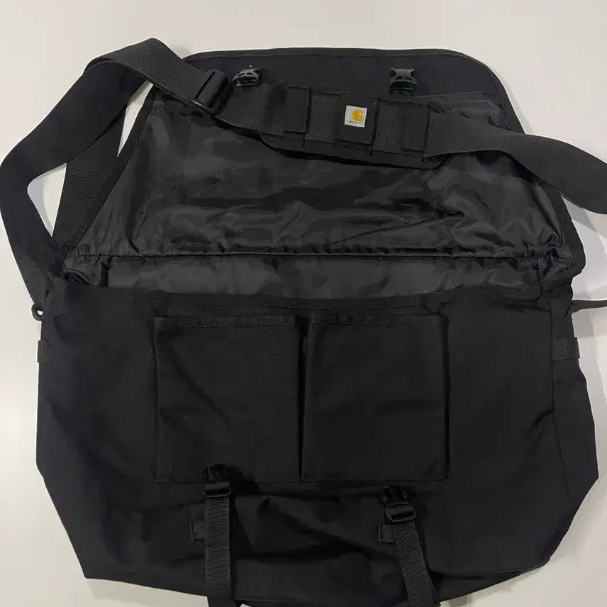 [SOLD OUT] 칼하트 카고 메신저백 블랙