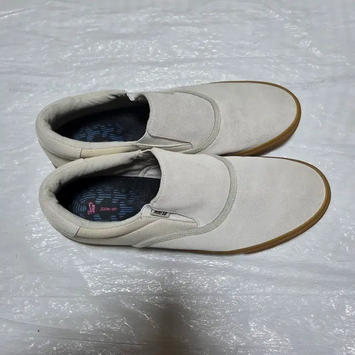 [BUNJANG] Nike SB Zoom Verona Slip-On Ivory Sneakers / [300] 나이키 SB 줌 베로나 슬립온 아이보리 스니커즈 운동화