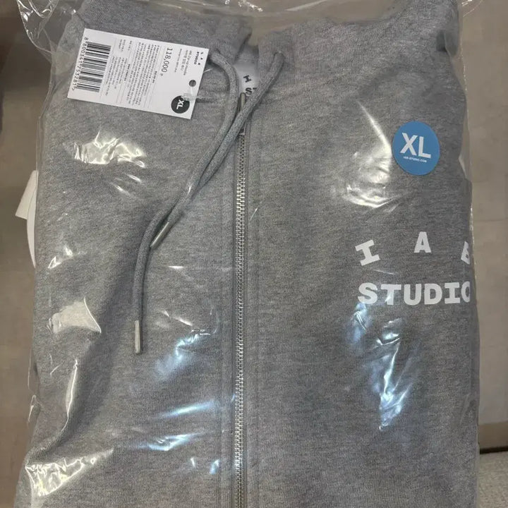 [SOLD OUT] [XL] 아이앱 스튜디오 후드 집업 그레이 새제품