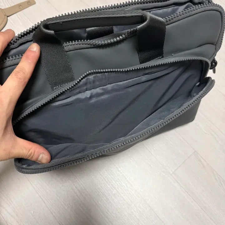 [BUNJANG] Mandarin Duck Touch Duck Dark Shadow Briefcase / 만다리나덕 터치덕 다크섀도 브리프 케이스