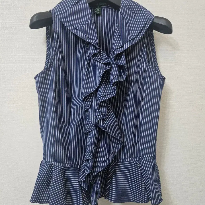 [BUNJANG] Ralph Lauren Frill Sleeveless Shirt / 랄프로렌 프릴 민소매 셔츠