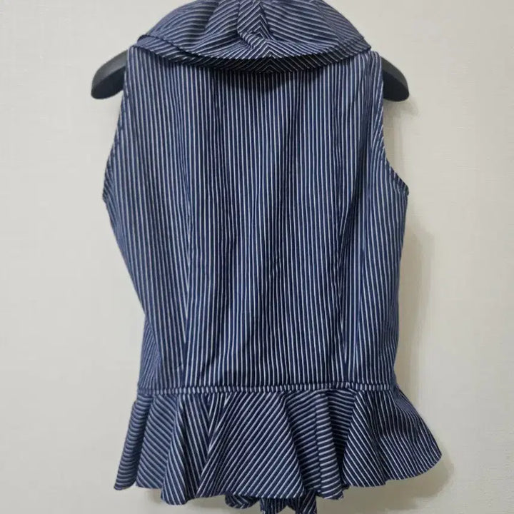 [BUNJANG] Ralph Lauren Frill Sleeveless Shirt / 랄프로렌 프릴 민소매 셔츠