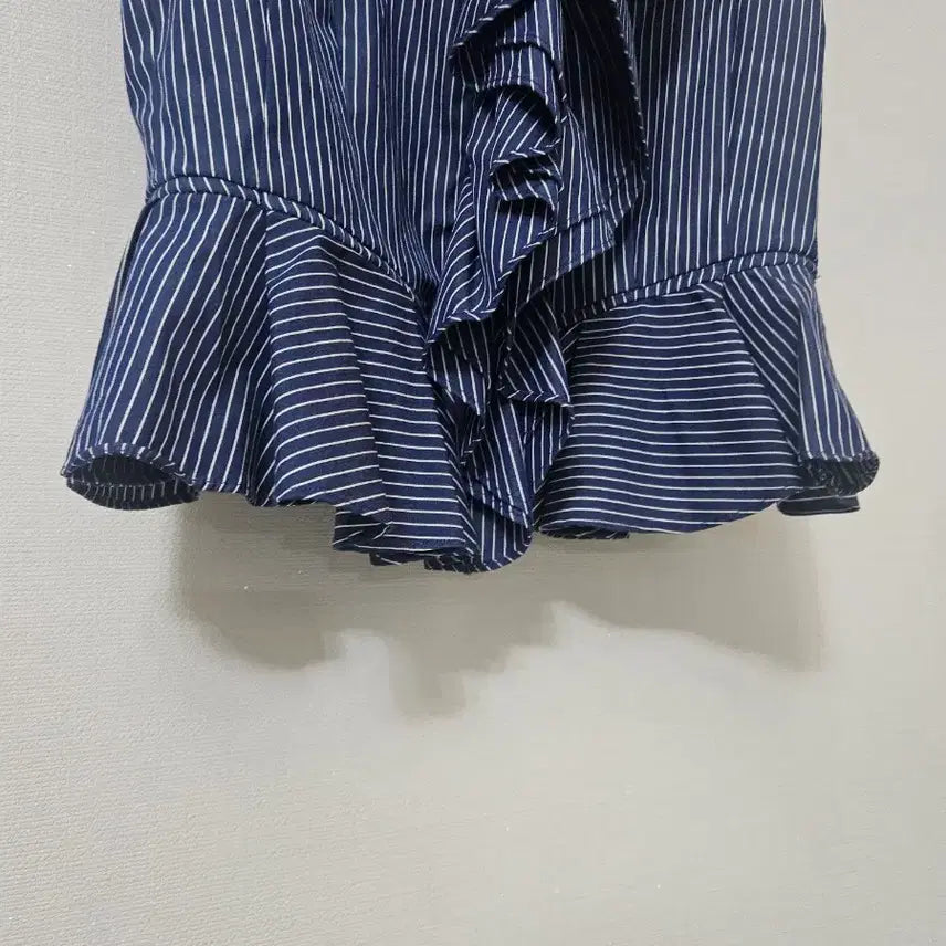 [BUNJANG] Ralph Lauren Frill Sleeveless Shirt / 랄프로렌 프릴 민소매 셔츠