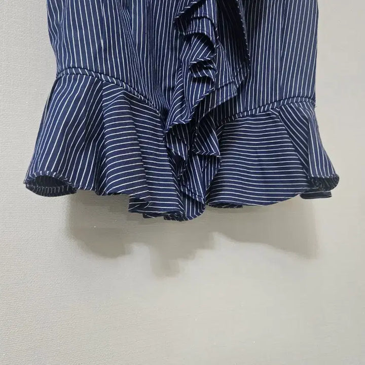 [BUNJANG] Ralph Lauren Frill Sleeveless Shirt / 랄프로렌 프릴 민소매 셔츠