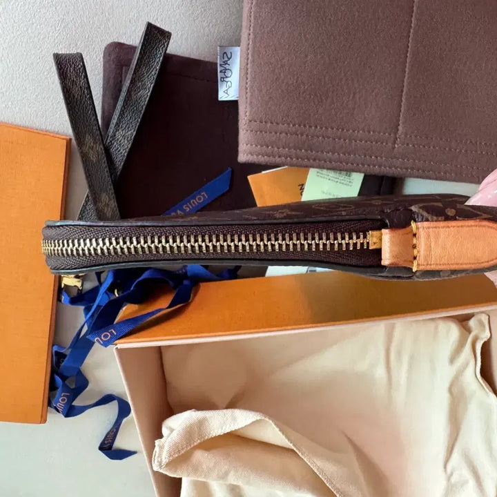 [BUNJANG] Louis Vuitton Etui Voyage PM Clutch Pouch / 루이비통 에튀보야주 pm 클러치 파우치 지갑