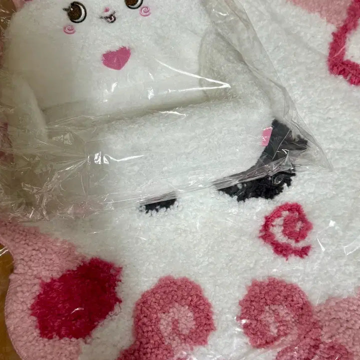[BUNJANG] Wish The Hyundai Pop-up Sakuya Pang-i Rug and Multi Tray / 위시 더현대 팝업 사쿠야 팡이 러그, 멀티 트레이 양도