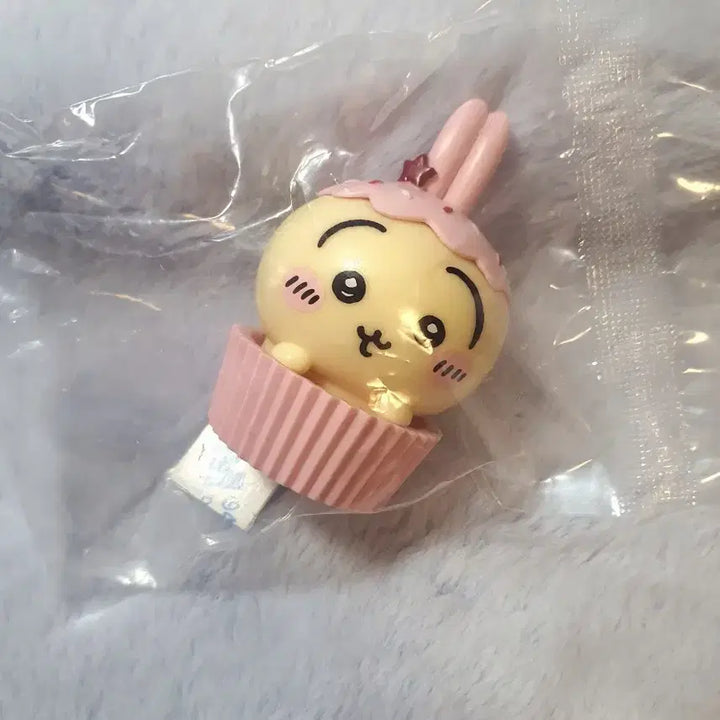 [SOLD OUT] 치이카와 먼작귀 모니터 랜덤 피규어 히든 딸기 우사기