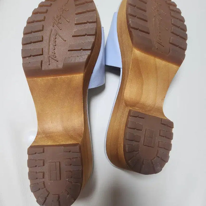 [BUNJANG] Tommy Hilfiger Logo Slippers Sandals Sky Blue / 타미힐피거 로고 슬리퍼 샌들 하늘색