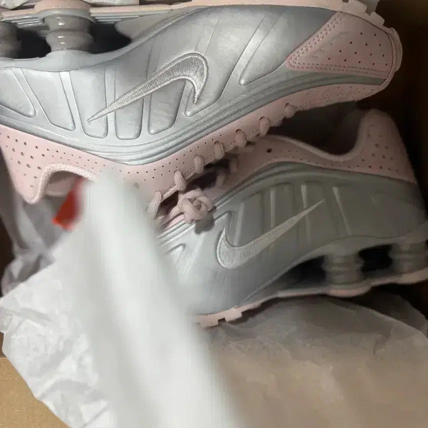 [BUNJANG] Nike Shox R4 Metallic Silver Running Shoes / 나이키 샥스 R4 (NIKE SHOX R4) 240mm 판매