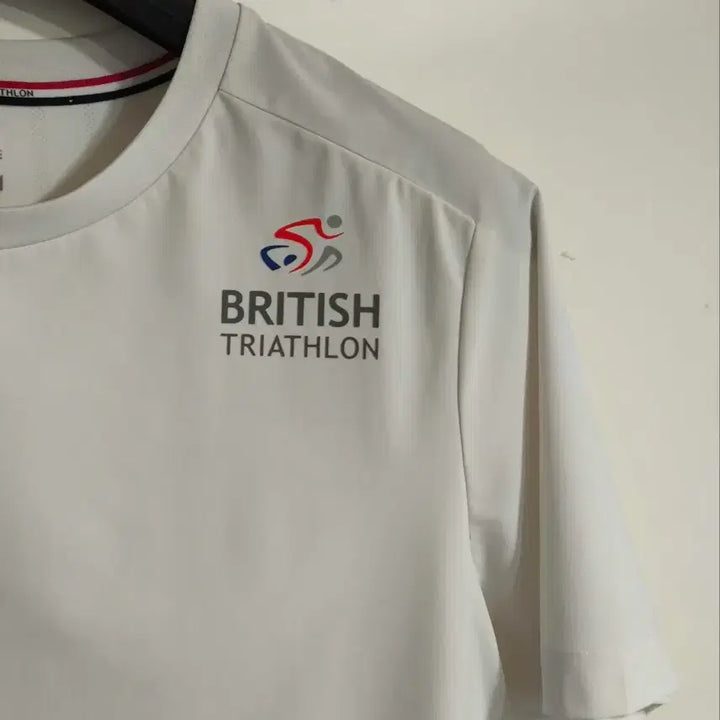 [BUNJANG] Descente British Triathlon Performance Short Sleeve T-Shirt / 100 데상트 브리티시 트라이애슬론 기능성 반팔 티셔츠