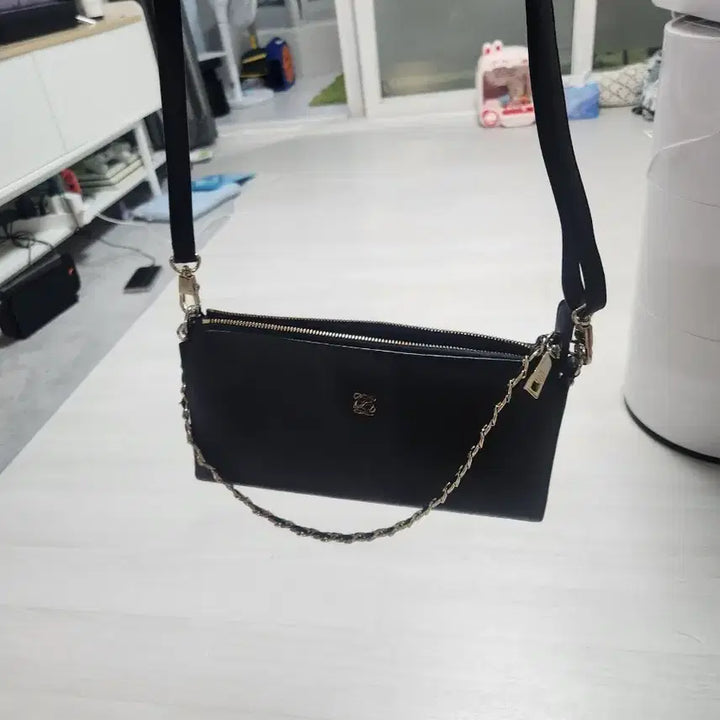 [BUNJANG] Louis Quatorze Black Crossbody Bag / 루이가또즈 가방