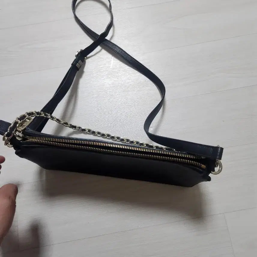 [BUNJANG] Louis Quatorze Black Crossbody Bag / 루이가또즈 가방