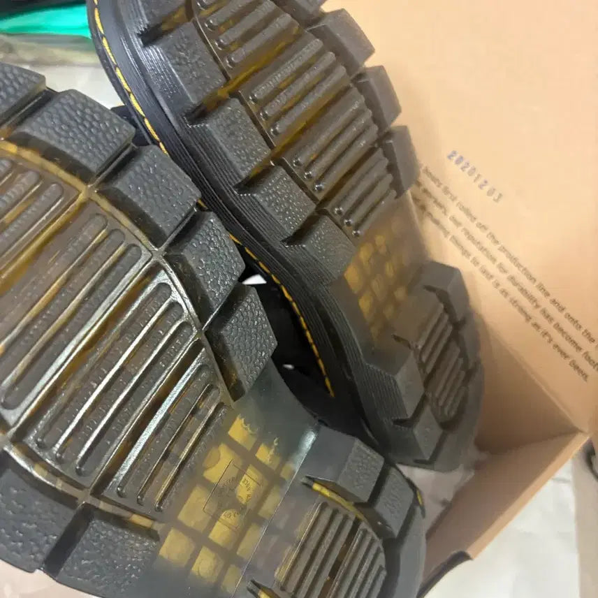 [BUNJANG] Dr. Martens Forster 26471001 Sandals / (새상품) 닥터마틴 포스터 샌들 26471001 / 230사이즈