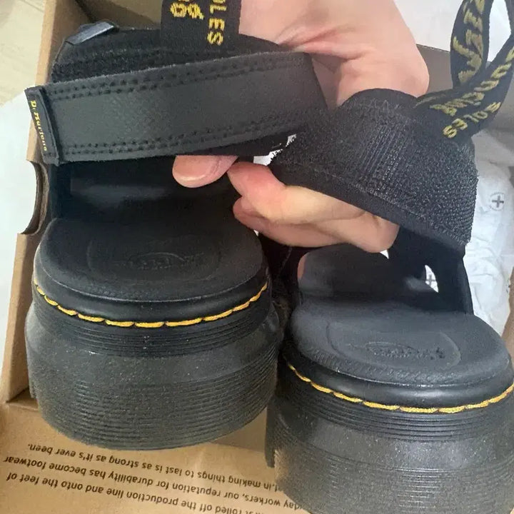 [BUNJANG] Dr. Martens Forster 26471001 Sandals / (새상품) 닥터마틴 포스터 샌들 26471001 / 230사이즈