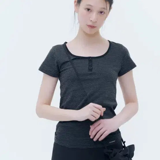 [SOLD OUT] 미세키서울 반팔 Striped henley neck short sleev