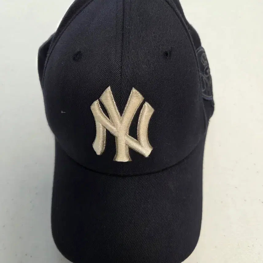 [BUNJANG] New Era Yankees Navy Baseball Cap / 뉴에라 양키스 네이비 볼캡 모자 팝니다