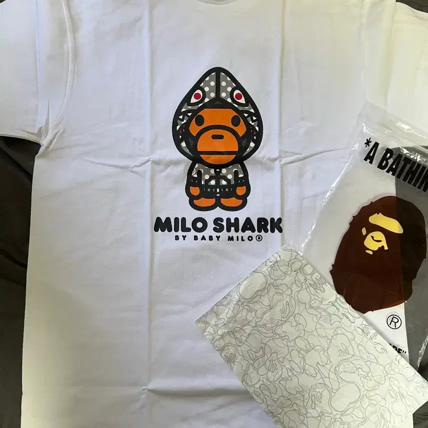 [BUNJANG] BAPE Baby Milo Shark Hoodie White Black XL / (XL) 베이프 베이비 마일로 샤크 화이트 블랙 새상품