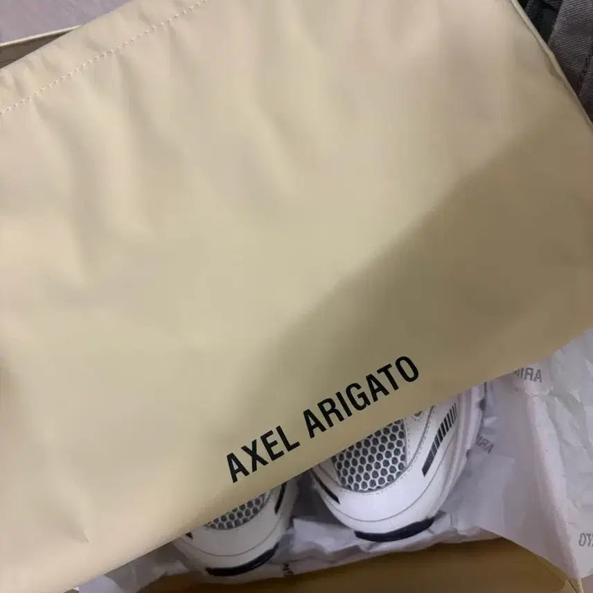 [BUNJANG] Axel Arigato Marathon Runner Sneakers EU37 / 악셀 아리카토 마라톤 러너 스니커즈 93036  / EU37 (240)