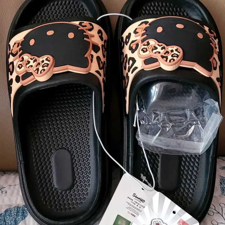 [BUNJANG] Hello Kitty Leopard Print 230mm Slippers / 헬로키티 정품 레오파드 230mm슬리퍼 블랙 새상품