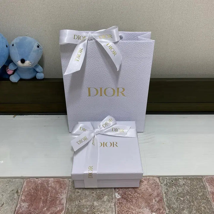 [BUNJANG] Dior Box Set with Ribbon and Shopping Bag / 디올 지갑박스(14x14x5.5) + 리본 + 쇼핑백
