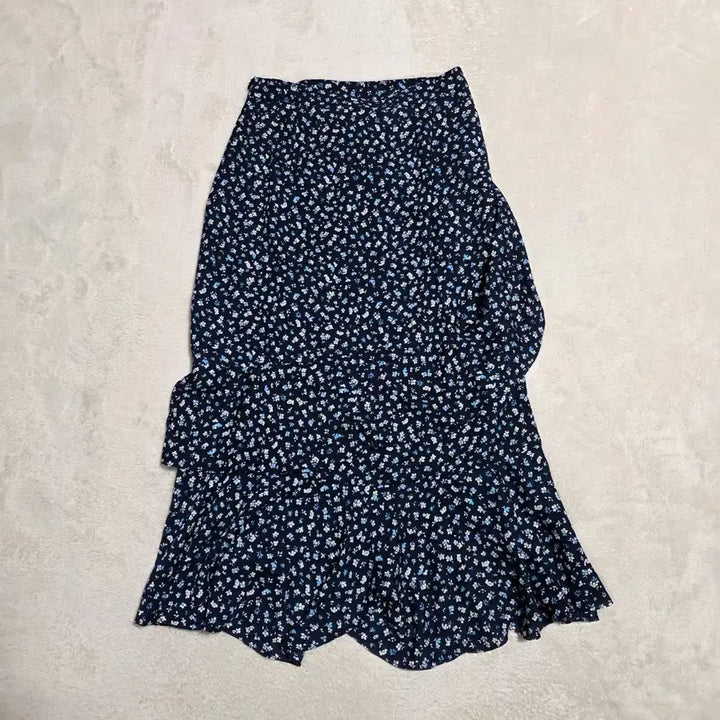 [BUNJANG] 8seconds Floral Ruffle Slit Skirt / (S)여성 에잇세컨즈 플로럴 러플 슬릿 스커트 봄여름